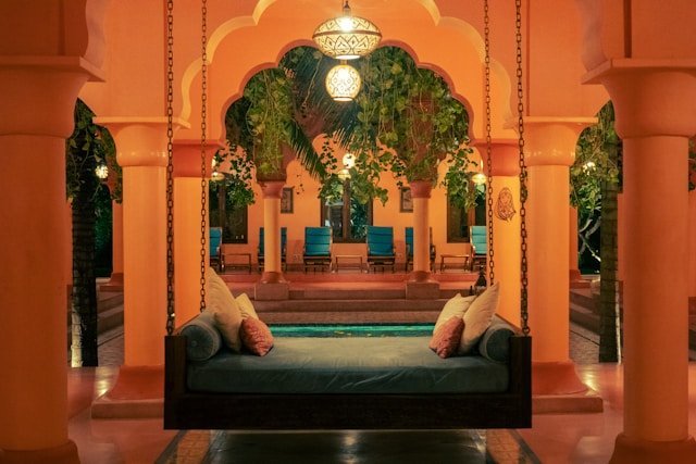 Recepción del Rambagh Palace en Jaipur — hospitalidad de lujo en el Rajastán